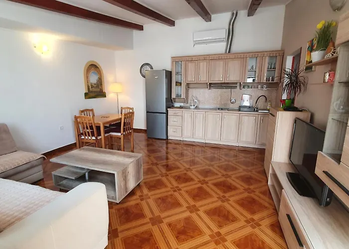 With Parking Space Cunski, Losinj - 7951 Apartment Čunski