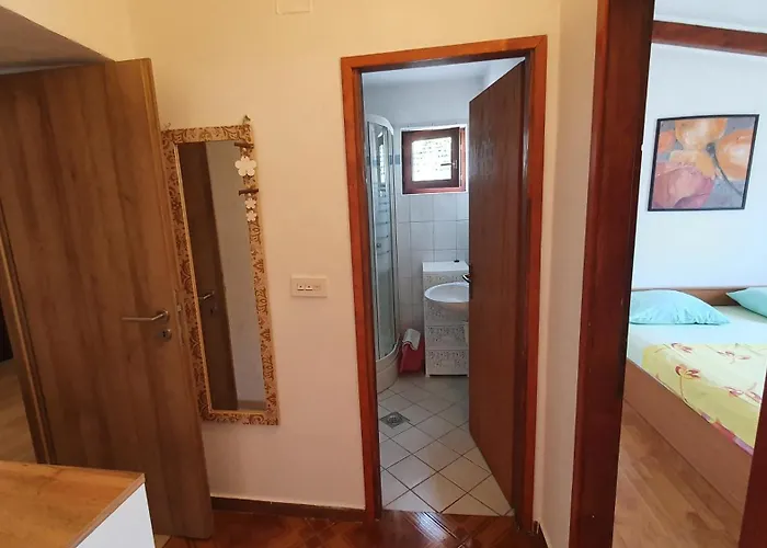 With Parking Space Cunski, Losinj - 7951 Apartment Čunski